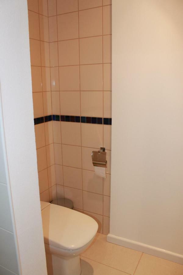 5 Minutes Walk From The Apartament *