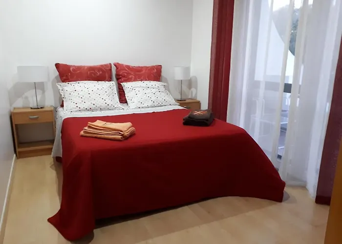 5 Minutes Walk From The Beach