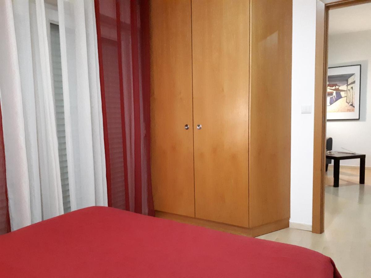 Apartment 5 Minutes Walk From The *
